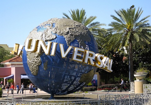 Universal Orlando globe / Flickr