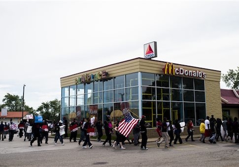 50 protestors gather to have the minimum wage raised