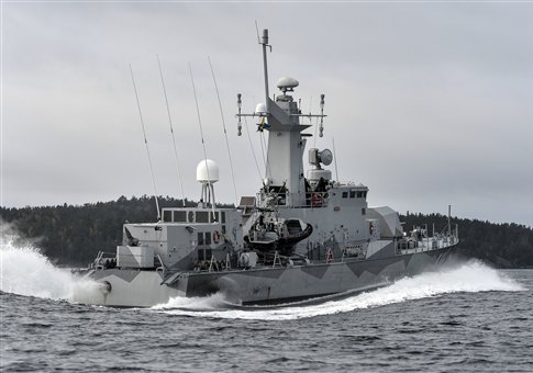 Swedish corvette HMS Stockholm patrols Jungfrufjarden in the Stockholm archipelago / AP