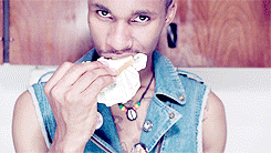 money sando