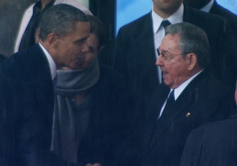 Obama Castro handshake