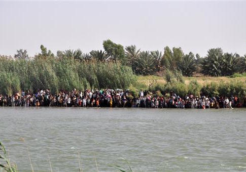 civilians flee Fallujah June 2